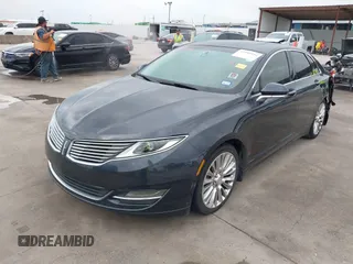 2014 Lincoln MKZ z VIN 3LN6L2G98ER830388, wystawiony jako IAAI lot #42104116 z przebiegiem 108 219 mil mil oraz . Historia ofert i sprzedaży dostępna na DreamBid. Obrazek 2.