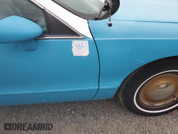 1991 Chevrolet Caprice z VIN 1G1BL83EXMW257393, wystawiony jako Copart lot #85267614 z przebiegiem 195 128 mil mil oraz Nie do naprawy • Non repairable. Historia ofert i sprzedaży dostępna na DreamBid. Obrazek 12.