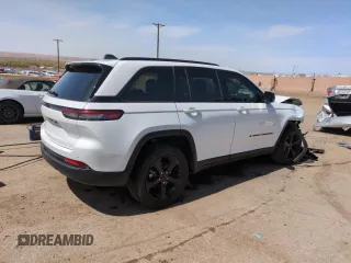 2023 Jeep Grand Cherokee Laredo z VIN 1C4RJHAG5PC520105, wystawiony jako Copart lot #50713795 z przebiegiem 15 880 mil mil oraz Szkoda całkowita • Salvage title. Historia ofert i sprzedaży dostępna na DreamBid. Obrazek 3.