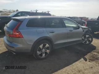 2020 Volvo V60 Cross Country with VIN YV4102WK6L1030365, listed as a Copart auction lot 49318725 with 24,185 mi miles and Salvage Title. Bid and sale history available at carsss.com. Image 3.