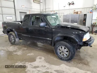 2002 GMC Sonoma SLS with VIN 1GTCT19W728186335, listed as a Copart auction lot 47469925 with 163,902 mi miles and Salvage Title. Bid and sale history available at DreamBid. Image 4.