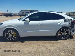 2020 Porsche Cayenne z VIN WP1BH2AY9LDA68083, wystawiony jako IAAI lot #42114933 z przebiegiem 16 850 mil mil oraz . Historia ofert i sprzedaży dostępna na DreamBid. Obrazek 14.
