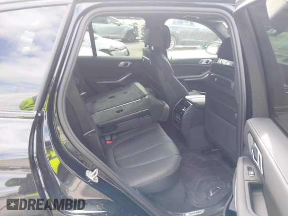 2025 BMW X5 xDrive40i with VIN 5UX23EU03S9Z21861, listed as a IAAI auction lot 41852928 with 992 mi miles and . Bid and sale history available at DreamBid. Image 8.