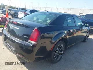 2015 Chrysler 300 with VIN 2C3CCAGG1FH815698, listed as a IAAI auction lot 41853449 with 172,507 mi miles. Bid and sale history available at carsss.com. Image 4.