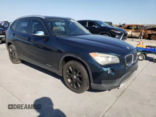 2013 BMW X1 xDrive28i with VIN WBAVL1C56DVR88434, listed as a Copart auction lot 52126925 with 136,187 mi miles and Salvage Title. Bid and sale history available at carsss.com. Image 4.