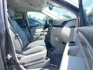 2011 Volkswagen Routan SE with VIN 2V4RW3DGXBR669762, listed as a IAAI auction lot 42693493 with 105,415 mi miles and . Bid and sale history available at DreamBid. Image 5.