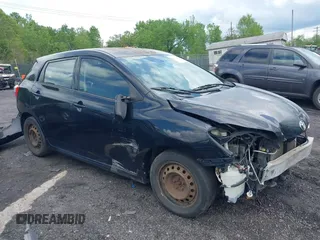 2009 Toyota Matrix z VIN 2T1KU40E69C174111, wystawiony jako IAAI lot #42214915 z przebiegiem 226 711 mil mil oraz . Historia ofert i sprzedaży dostępna na DreamBid. Obrazek 1.