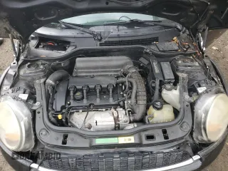 2010 MINI Convertible S с VIN WMWMS3C52ATY09453, выставлен на аукционе Copart как лот 88433535 с пробегом Не указан миль и На запчасти • Non repairable. История ставок и продаж доступна на DreamBid. Изображение 11.