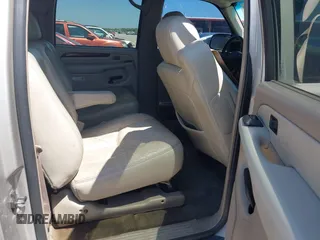 2004 Chevrolet Suburban Z71 z VIN 3GNFK16Z14G122679, wystawiony jako IAAI lot #41979958 z przebiegiem 238 912 mil mil oraz . Historia ofert i sprzedaży dostępna na DreamBid. Obrazek 8.