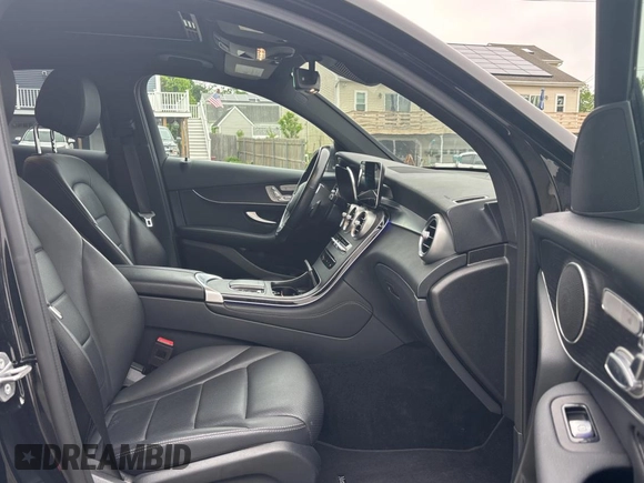 2021 Mercedes-Benz GLC 300 z VIN W1N0J8EB2MF904451, wystawiony jako Copart lot #57702365 z przebiegiem 117 769 mil mil oraz Czysty tytuł • Clean title. Historia ofert i sprzedaży dostępna na DreamBid. Obrazek 5.