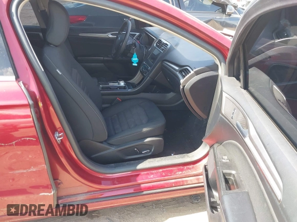 2018 Ford Fusion SE with VIN 3FA6P0HD4JR200691, listed as a IAAI auction lot 41792959 with 109,534 mi miles. Bid and sale history available at carsss.com. Image 5.