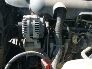 2005 GMC Sierra 1500 SLE с VIN 2GTEC19T251318844, выставлен на аукционе IAAI как лот 41781884 с пробегом 230 058 миль миль и . История ставок и продаж доступна на DreamBid. Изображение 12.