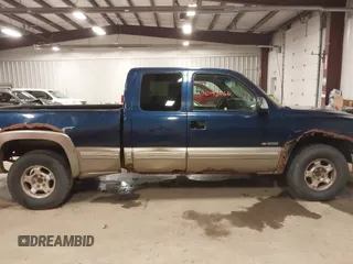 2000 Chevrolet Silverado 1500 LS with VIN 2GCEK19T0Y1274947, listed as a IAAI auction lot 42042066 with 200,262 mi miles. Bid and sale history available at carsss.com. Image 13.
