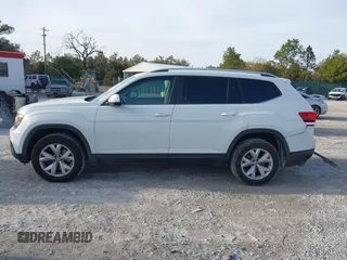 2018 Volkswagen Atlas SE with VIN 1V2DR2CA6JC526557, listed as a IAAI auction lot 41420788 with 135,149 mi miles and . Bid and sale history available at DreamBid. Image 14.