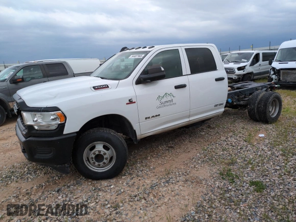 2022 Ram 3500 Tradesman z VIN 3C7WRTCL4NG156698, wystawiony jako Copart lot #54407965 z przebiegiem 92 713 mil mil oraz Czysty tytuł • Clean title. Historia ofert i sprzedaży dostępna na DreamBid. Obrazek 1.