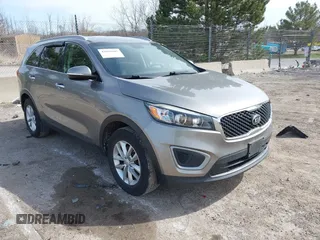 2017 Kia Sorento LX with VIN 5XYPG4A3XHG297598, listed as a IAAI auction lot 42029607 with 104,157 mi miles. Bid and sale history available at carsss.com. Image 1.