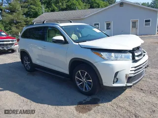 2019 Toyota Highlander SE with VIN 5TDJZRFH3KS626556, listed as a IAAI auction lot 39958875 with 75,053 mi miles. Bid and sale history available at carsss.com. Image 1.