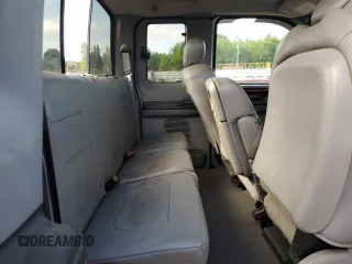 2006 Ford F-350 XL z VIN 1FTWX31P36EA28454, wystawiony jako Copart lot #59232315 z przebiegiem 197 103 mil mil oraz Czysty tytuł • Clean title. Historia ofert i sprzedaży dostępna na DreamBid. Obrazek 10.
