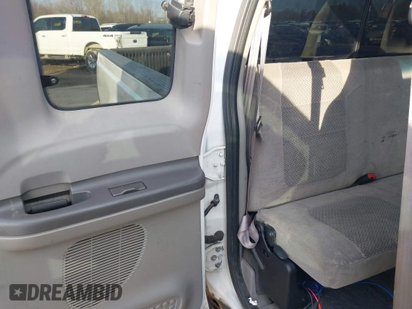 2001 Ford Super Duty F-250 XL with VIN 1FTNX21F91EA15553, listed as a IAAI auction lot 41759332 with 234,023 mi miles. Bid and sale history available at carsss.com. Image 8.