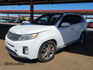 2014 Kia Sorento SX with VIN 5XYKW4A76EG438386, listed as a IAAI auction lot 41841587 with 183,076 mi miles. Bid and sale history available at carsss.com. Image 17.