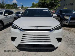 2024 Lexus TX 350 z VIN 5TDAAAA69RS005072, wystawiony jako Copart lot #63508044 z przebiegiem 5280 mil mil oraz Szkody całkowita. Historia ofert i sprzedaży dostępna na DreamBid. Obrazek 5.