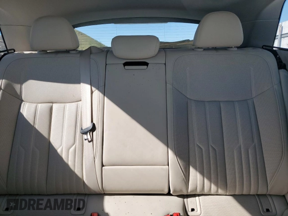 2021 Audi e-tron Prestige z VIN WA1VAAGE8MB040051, wystawiony jako Copart lot #46356155 z przebiegiem 33 501 mil mil oraz Szkody całkowita. Historia ofert i sprzedaży dostępna na DreamBid. Obrazek 10.