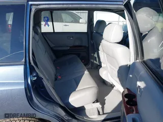2004 Toyota Highlander with VIN JTEEP21A740062131, listed as a IAAI auction lot 41690692 with 224,877 mi miles. Bid and sale history available at carsss.com. Image 8.