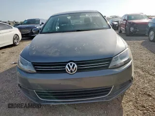 2013 Volkswagen Jetta SE with VIN 3VWDX7AJ2DM429198, listed as a Copart auction lot 56983025 with 68,365 mi miles and Salvage title. Bid and sale history available at DreamBid. Image 5.