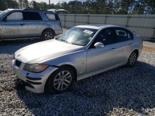 2006 BMW 3 Series 325xi with VIN WBAVD13516KV05787, listed as a Copart auction lot 42367735 with 177,220 mi miles and Salvage Title. Bid and sale history available at carsss.com. Image 1.