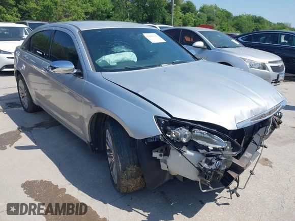 2011 Chrysler 200 Limited with VIN 1C3BC2FB4BN501133, listed as a IAAI auction lot 42056143 with Not Provided miles. Bid and sale history available at carsss.com. Image 1.