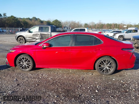 2022 Toyota Camry SE with VIN 4T1G11AK5NU011038, listed as a IAAI auction lot 41747805 with 41,044 mi miles. Bid and sale history available at carsss.com. Image 15.