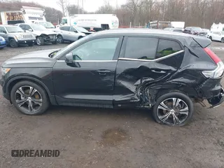 2021 Volvo XC40 Inscription z VIN YV4162UL2M2457905, wystawiony jako IAAI lot #42017891 z przebiegiem 48 424 mil mil oraz . Historia ofert i sprzedaży dostępna na DreamBid. Obrazek 14.