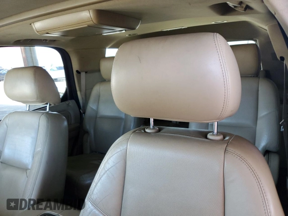 2012 Cadillac Escalade Luxury z VIN 1GYS4BEF1CR121362, wystawiony jako Copart lot #51871345 z przebiegiem 158 273 mil mil oraz Czysty tytuł • Clean title. Historia ofert i sprzedaży dostępna na DreamBid. Obrazek 10.