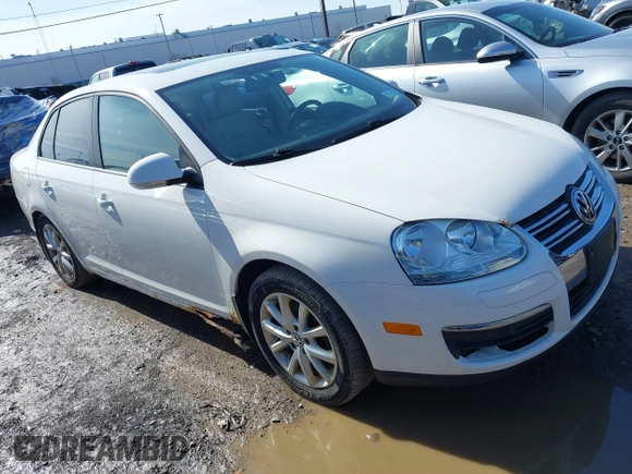 2010 Volkswagen Jetta Sedan Limited with VIN 3VWRZ7AJ1AM148618, listed as a IAAI auction lot 41812669 with 129,657 mi miles. Bid and sale history available at carsss.com. Image 1.