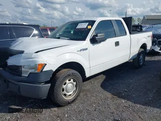 2014 Ford F-150 XL z VIN 1FTFX1EF0EKF29727, wystawiony jako IAAI lot #42033353 z przebiegiem 101 692 mil mil oraz . Historia ofert i sprzedaży dostępna na DreamBid. Obrazek 2.