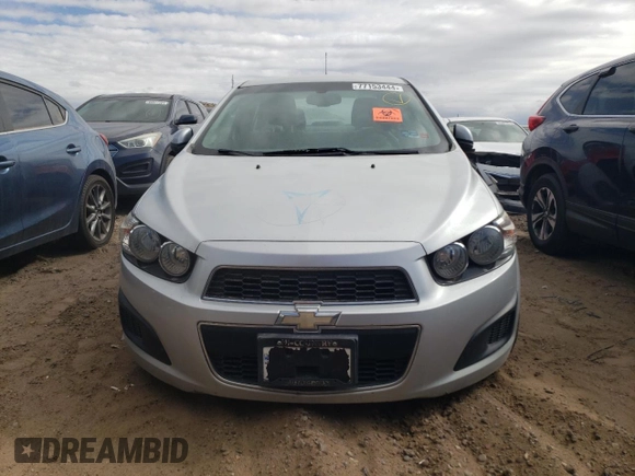 2016 Chevrolet Sonic LT z VIN 1G1JC5SH9G4180053, wystawiony jako Copart lot #77153444 z przebiegiem 72 482 mil mil oraz Nie do naprawy • Non repairable. Historia ofert i sprzedaży dostępna na DreamBid. Obrazek 5.