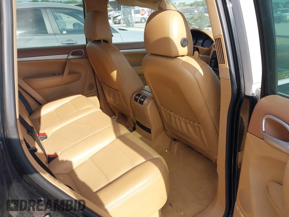 2010 Porsche Cayenne с VIN WP1AA2AP4ALA06259, выставлен на аукционе IAAI как лот 42185601 с пробегом 112 924 миль миль и . История ставок и продаж доступна на DreamBid. Изображение 8.