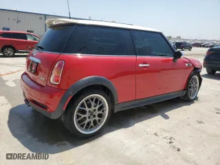 2004 MINI Cooper Hardtop S with VIN WMWRE334X4TD90182, listed as a Copart auction lot 68384144 with 148,783 mi miles and Salvage Title. Bid and sale history available at carsss.com. Image 3.