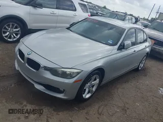 2012 BMW 3 Series 328i z VIN WBA3A5G59CNP15839, wystawiony jako IAAI lot #42132524 z przebiegiem 165 462 mil mil oraz . Historia ofert i sprzedaży dostępna na DreamBid. Obrazek 2.