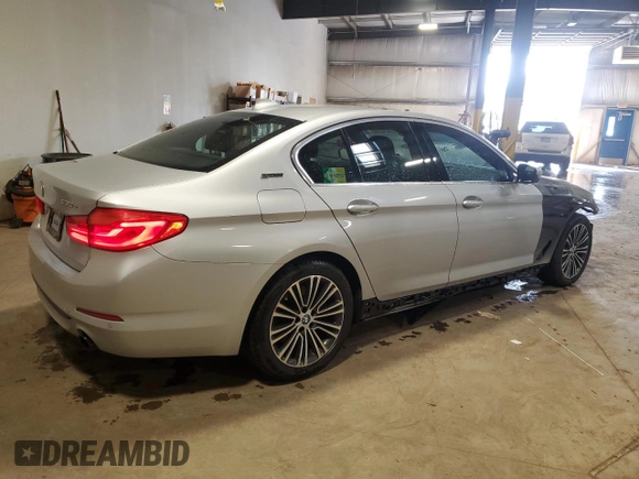 2019 BMW 5 Series 530e xDrive with VIN WBAJB1C56KB376153, listed as a Copart auction lot 58242585 with 67,638 mi miles and Salvage title. Bid and sale history available at DreamBid. Image 3.