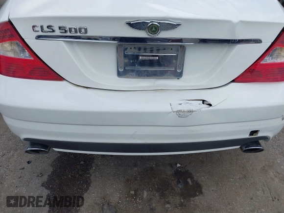 2006 Mercedes-Benz CLS 500 с VIN WDDDJ75X26A062201, выставлен на аукционе IAAI как лот 42121649 с пробегом 153 951 миль миль и . История ставок и продаж доступна на DreamBid. Изображение 6.