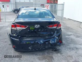 2018 Hyundai Sonata Limited z VIN 5NPE34AF1JH673228, wystawiony jako IAAI lot #42331266 z przebiegiem 252 590 mil mil oraz . Historia ofert i sprzedaży dostępna na DreamBid. Obrazek 16.