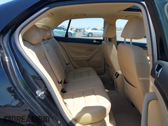 2008 Volkswagen Jetta SE with VIN 3VWRZ71K58M122283, listed as a IAAI auction lot 42466049 with 83,252 mi miles and . Bid and sale history available at DreamBid. Image 8.