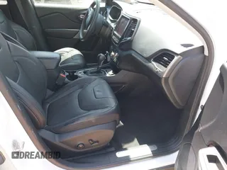 2021 Jeep Cherokee Limited with VIN 1C4PJLDX1MD232271, listed as a IAAI auction lot 42506739 with 45,993 mi miles and . Bid and sale history available at DreamBid. Image 5.