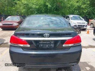 2012 Toyota Avalon z VIN 4T1BK3DB3CU462447, wystawiony jako IAAI lot #42442638 z przebiegiem 195 067 mil mil oraz . Historia ofert i sprzedaży dostępna na DreamBid. Obrazek 16.