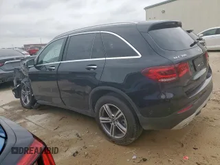 2022 Mercedes-Benz GLC 300 with VIN W1N0G8DBXNG114598, listed as a Copart auction lot 55828375 with 32,978 mi miles and Salvage title. Bid and sale history available at DreamBid. Image 2.