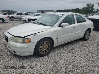 2005 Volvo S60 with VIN YV1RS612X52461555, listed as a Copart auction lot 60142144 with 156,418 mi miles and Clean Title. Bid and sale history available at carsss.com. Image 1.