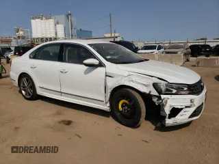 2017 Volkswagen Passat R-Line z VIN 1VWDT7A33HC079620, wystawiony jako Copart lot #71014204 z przebiegiem 61 115 mil mil oraz Szkoda całkowita • Salvage title. Historia ofert i sprzedaży dostępna na DreamBid. Obrazek 4.