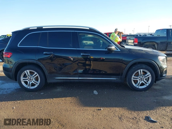 2020 Mercedes-Benz GLB 250 z VIN WDC4M4GB3LW006004, wystawiony jako IAAI lot #41214662 z przebiegiem 46 653 mil mil oraz . Historia ofert i sprzedaży dostępna na DreamBid. Obrazek 13.