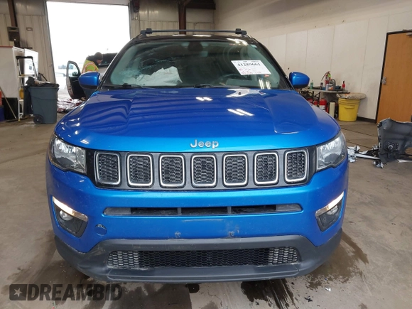 2019 Jeep Compass Latitude with VIN 3C4NJDBB8KT748817, listed as a IAAI auction lot 41289661 with 115,031 mi miles. Bid and sale history available at carsss.com. Image 12.